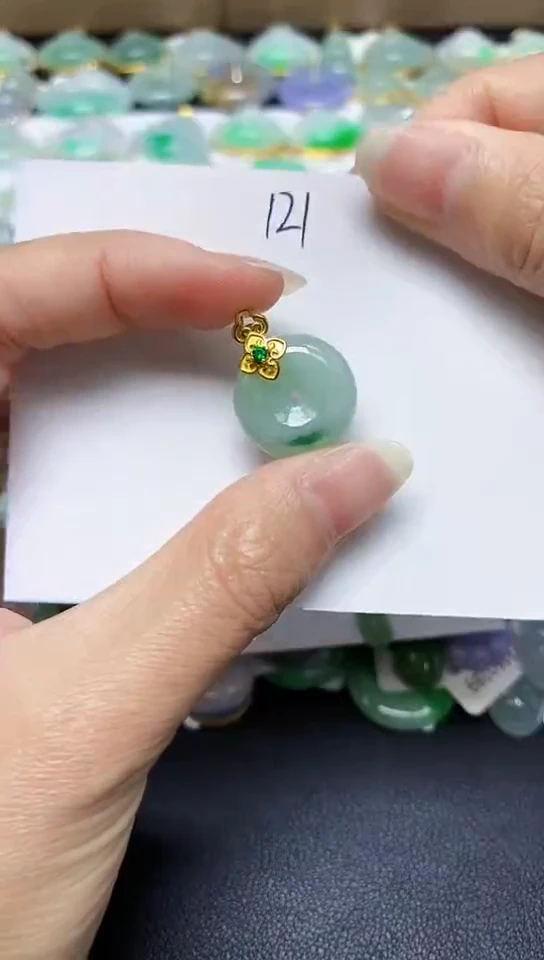 翡翠未镶嵌颈饰 天然翡翠A货