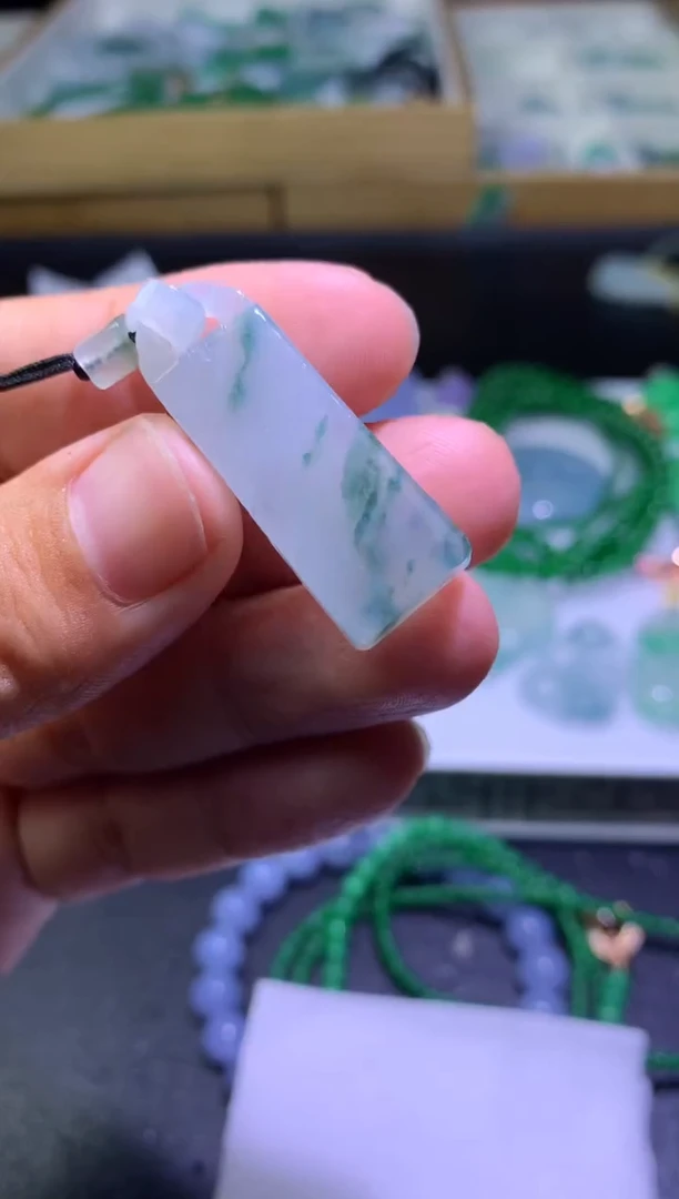 未镶嵌定制翡翠毛货