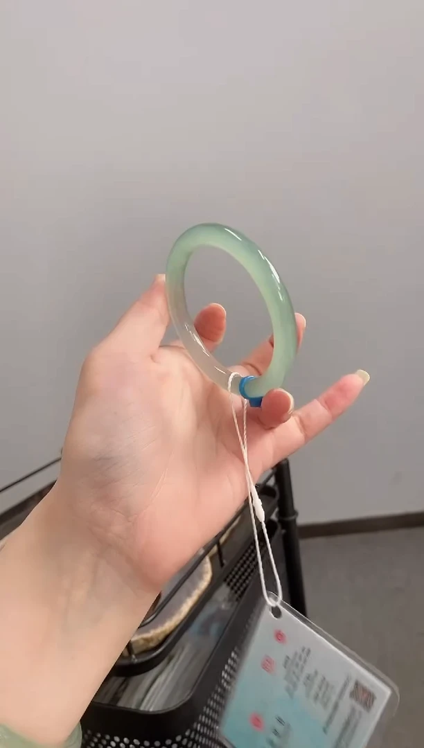 手镯玛瑙/玉髓未镶嵌55-56圈卡8