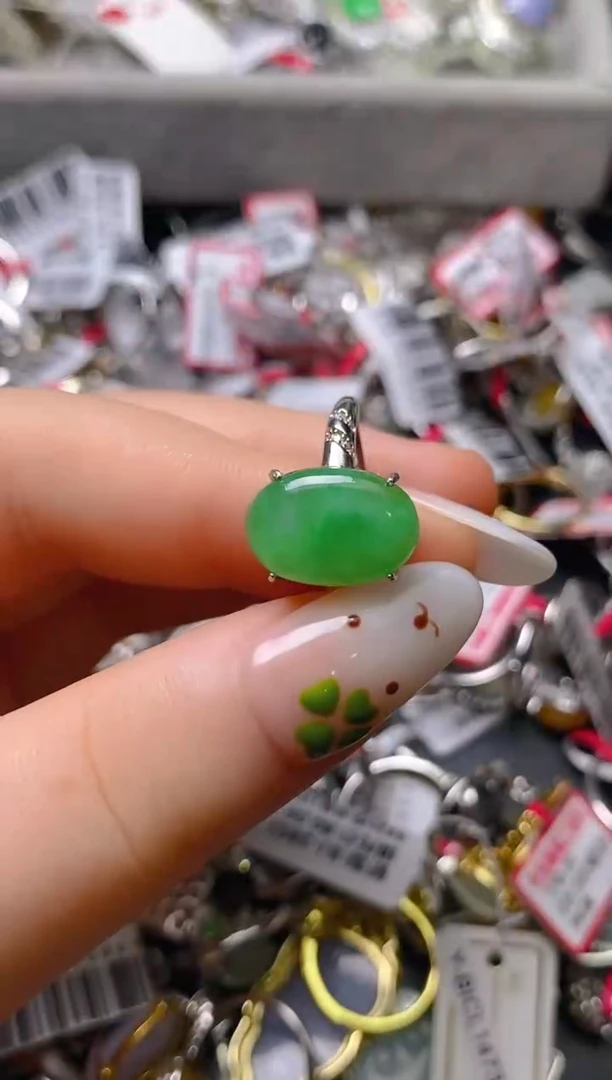 银S925镶嵌戒指翡翠百内无证书