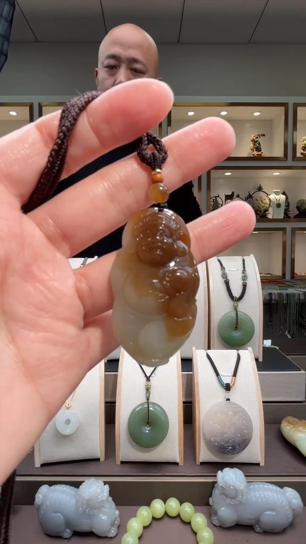 颈饰未镶嵌和田玉苏