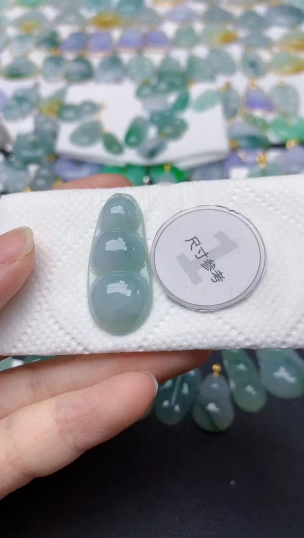 翡翠未镶嵌颈饰天然缅甸A货翡翠