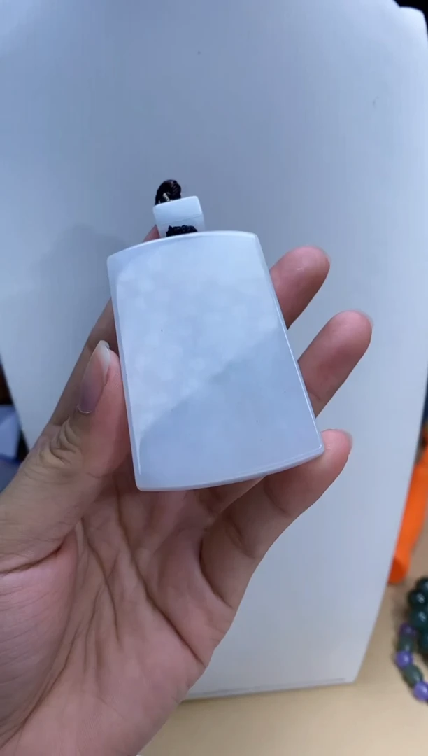 颈饰未镶嵌翡翠挂件