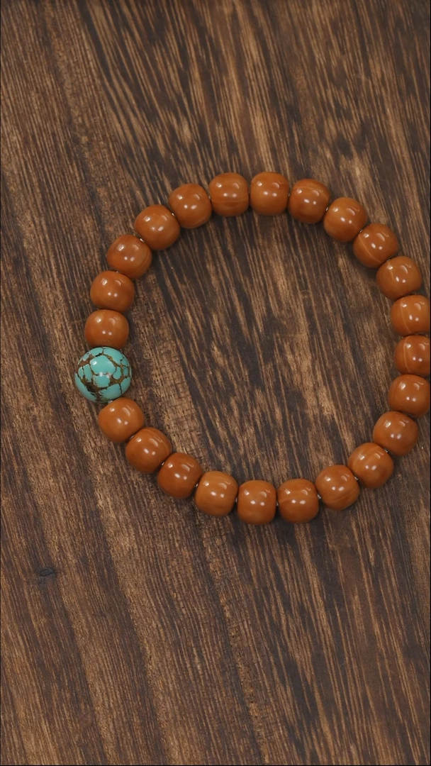 18K金镶嵌绿松石手链1