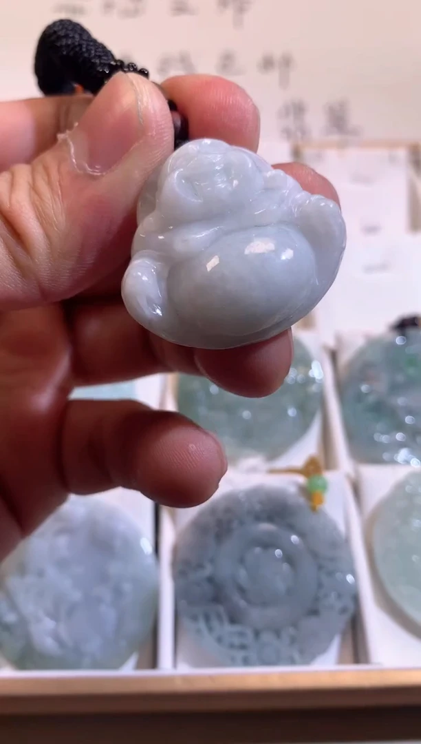 【闪购商品】翡翠颈饰未镶嵌02/15/223