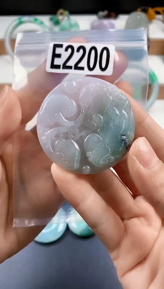 颈饰未镶嵌翡翠天然翡翠吊坠挂饰