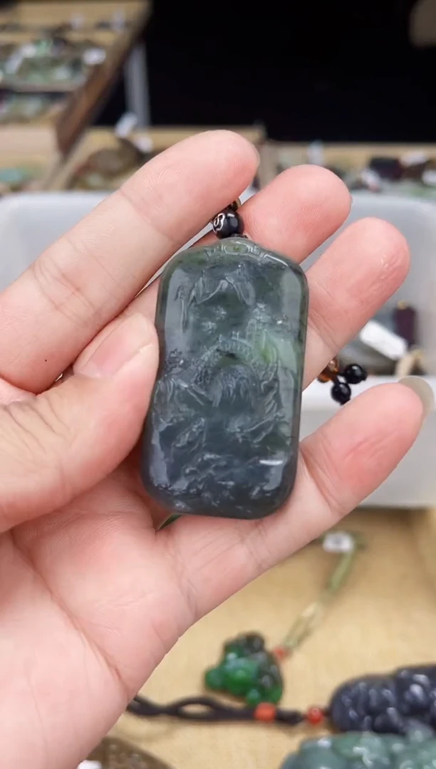 颈饰未镶嵌和田玉1