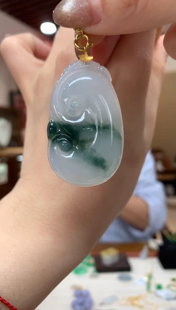 吊坠(不含链)18K金镶嵌翡翠如意