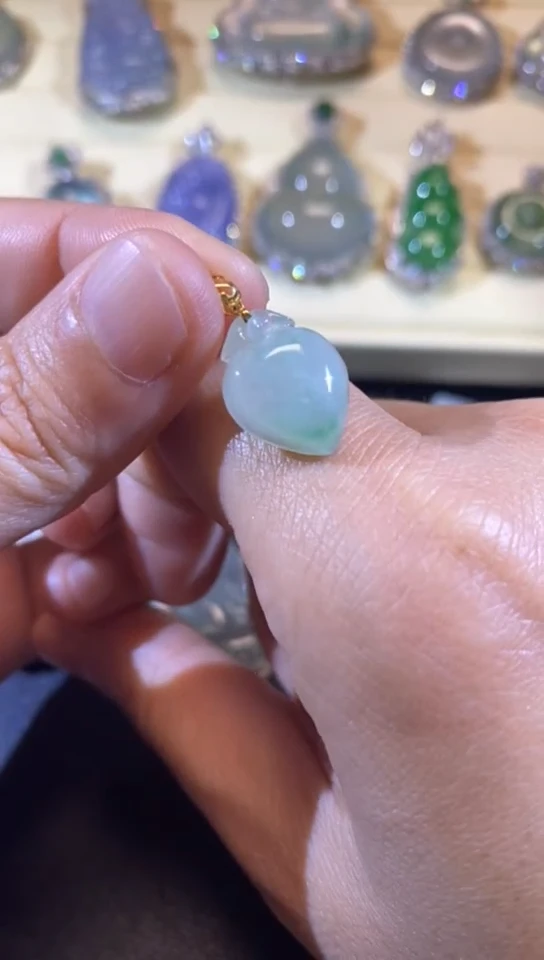 【闪购商品】翡翠吊坠(不含链)18K金镶嵌缅甸天然A货翡翠