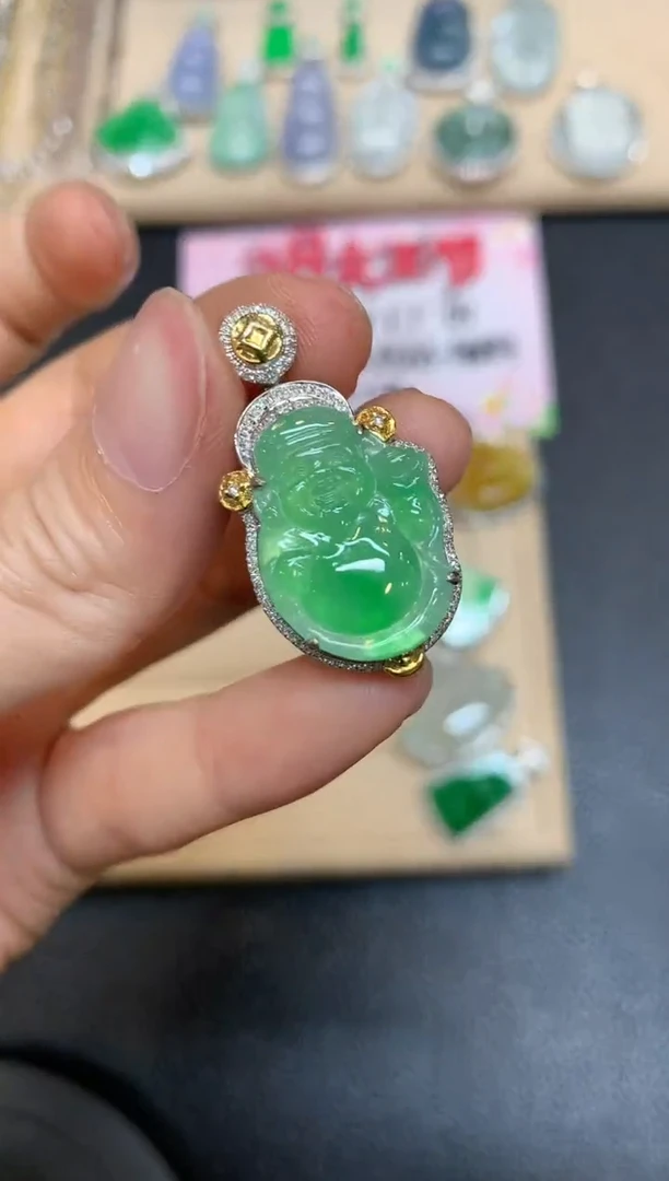 【闪购商品】翡翠颈饰18K金镶嵌财神【无服务费
