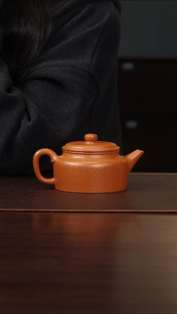 侯峰冷金黄矮德钟220cc