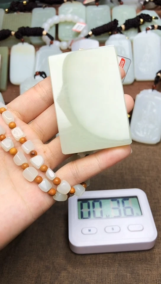 和田玉未镶嵌颈饰1