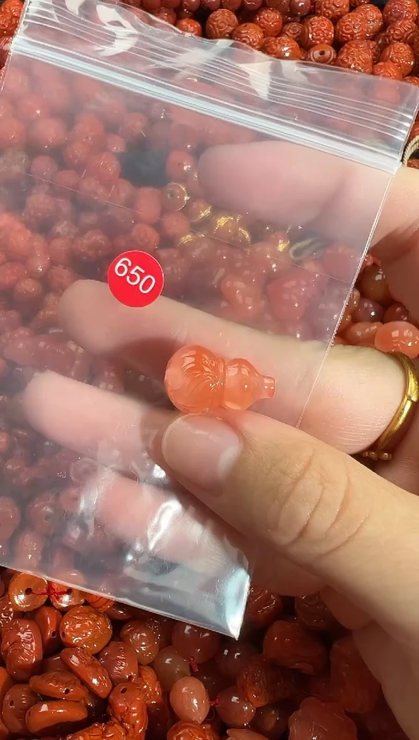颈饰未镶嵌南红玛瑙1