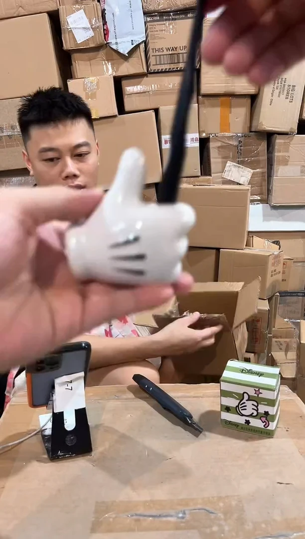 瓷片原盒米奇手牙刷架