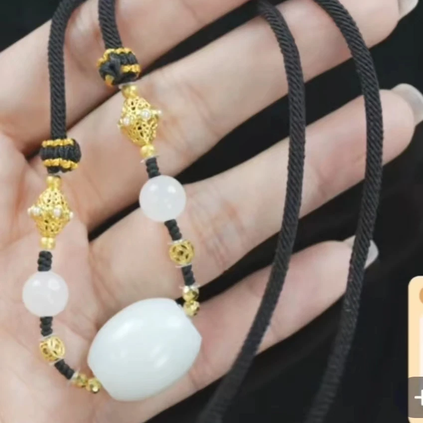 【老掌柜讲珠宝】和田玉白玉18K桶珠吊坠 M031110