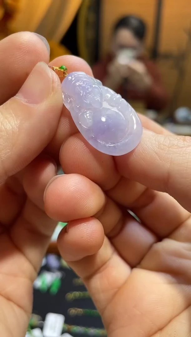 颈饰18K金镶嵌翡翠财神