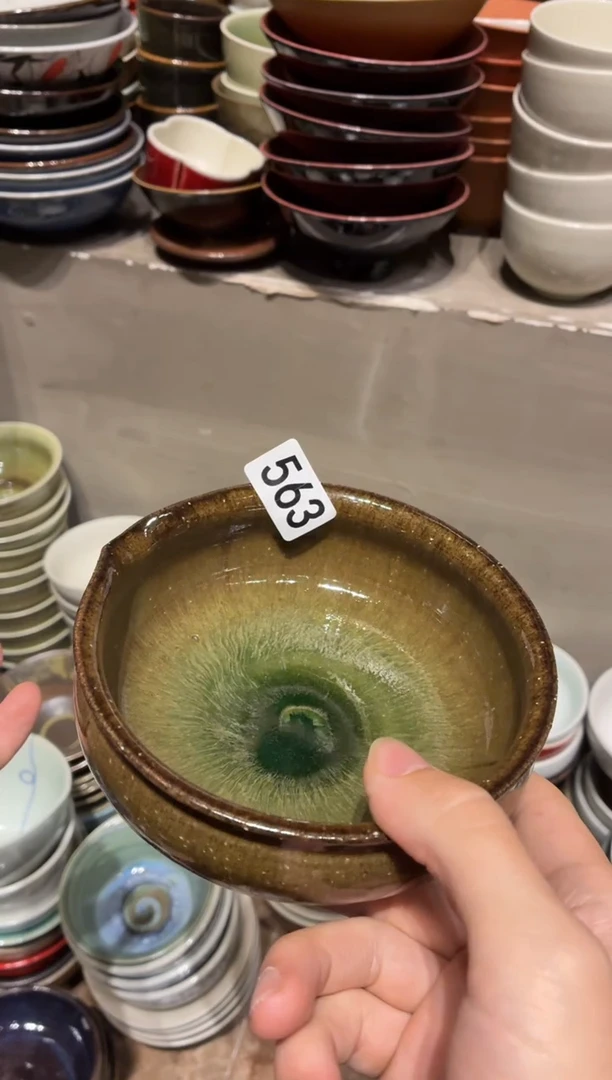 瓷片道*563  微瑕玻化绿手工碗1个