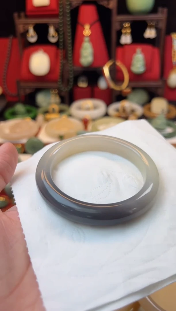 【闪购商品】和田玉手镯未镶嵌59