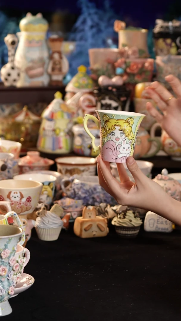 摆件陶景德镇釉下彩手绘设计师款陶瓷