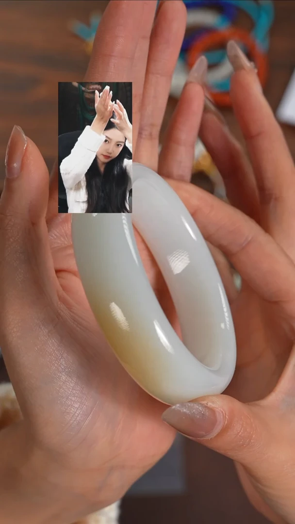 未镶嵌手镯和田玉武**师若雨臣品质回血