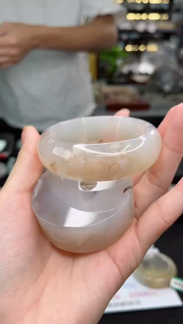 【闪购商品】石英质玉手镯未镶嵌56圈口（不退不换）1650156