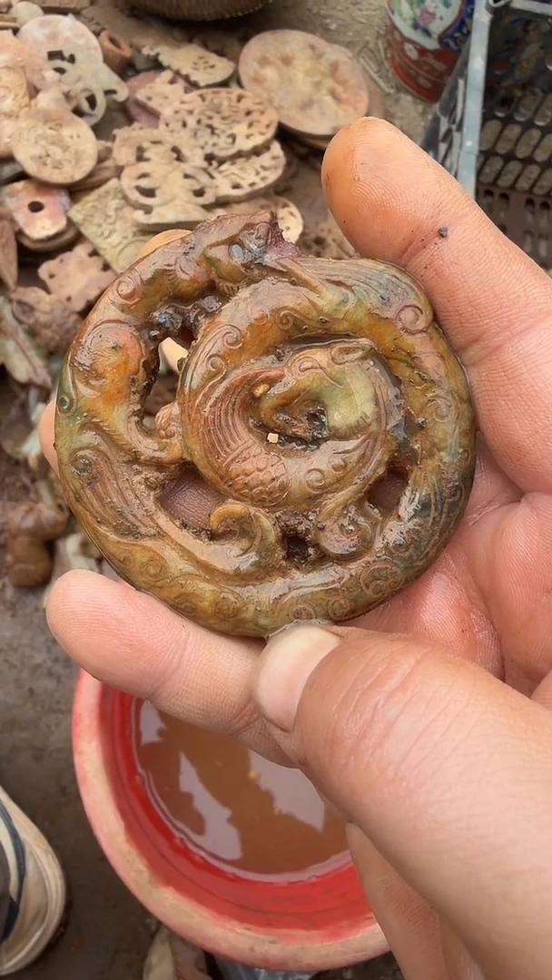 未镶嵌岫岩河磨玉（透闪石质玉）挂件 岫岩河磨玉