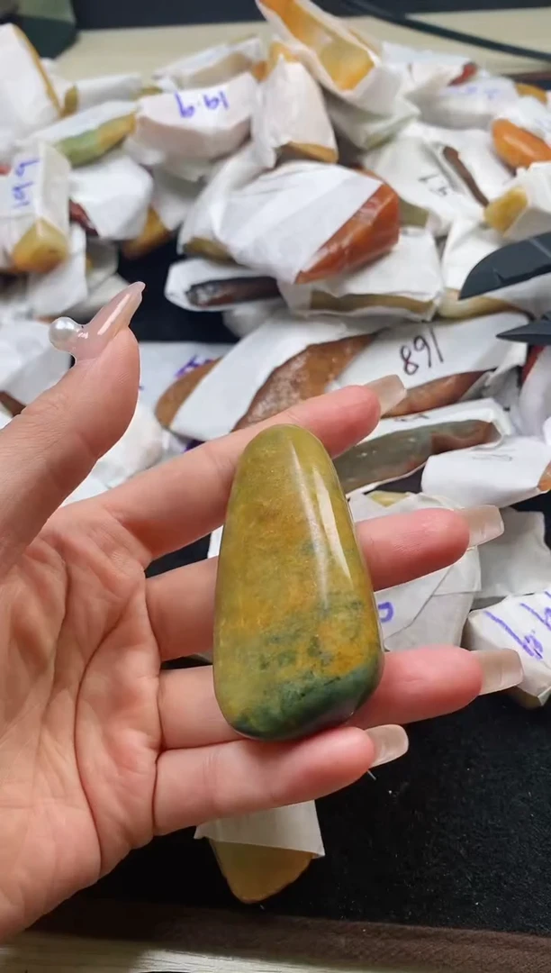 翡翠裸石翡翠挂件裸石