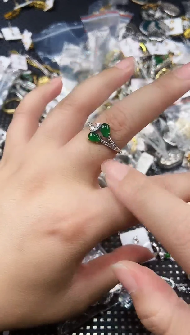 翡翠未镶嵌耳饰1111111111