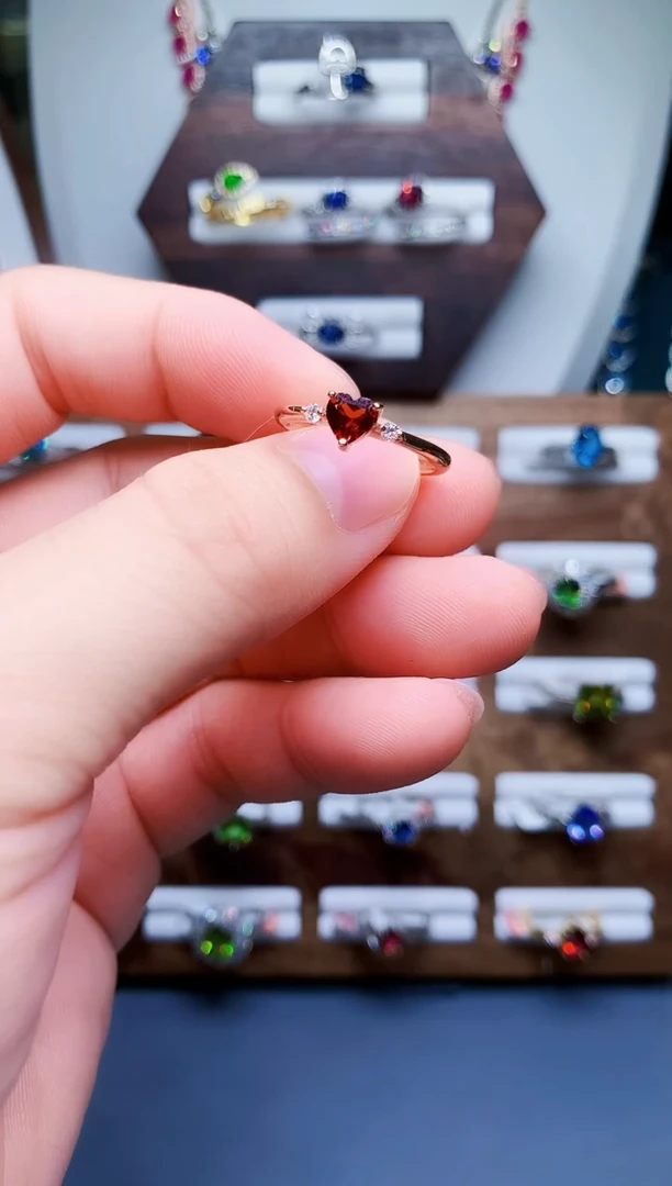 【闪购商品】石榴石戒指银S925镶嵌95-4