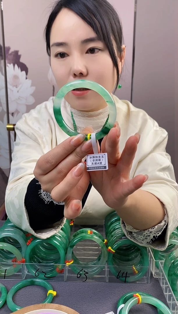 【闪购商品】石英质玉手镯未镶嵌25