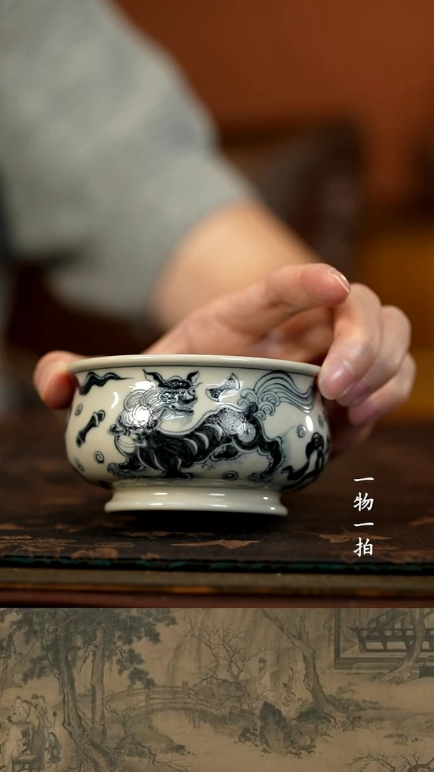不退不换完美品青花双狮绣球炉式杯