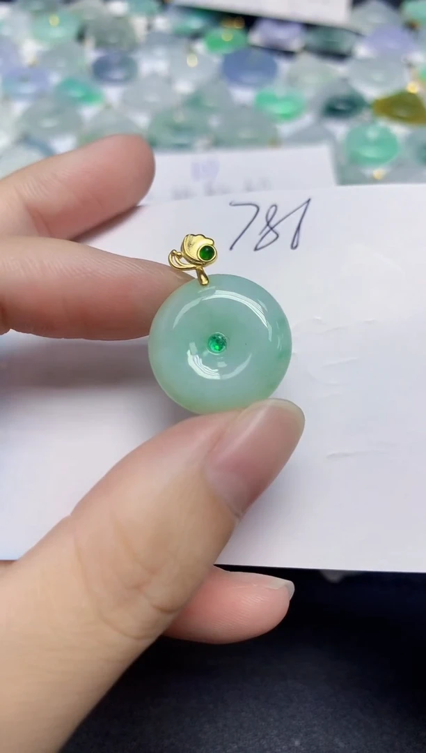 颈饰未镶嵌翡翠天然缅甸翡翠A货翡翠百元以上9元证书费自理