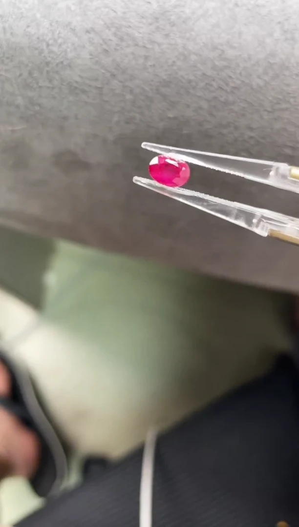 裸石红宝石矛*盾有烧1.3克拉缅甸红宝石