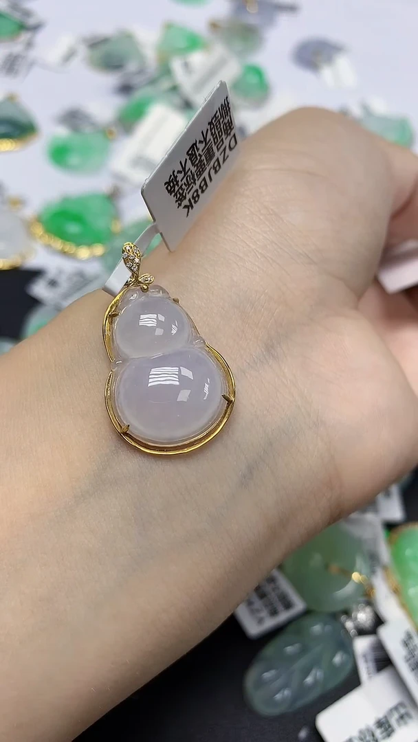 翡翠18K金镶嵌颈饰天然缅甸翡翠A货