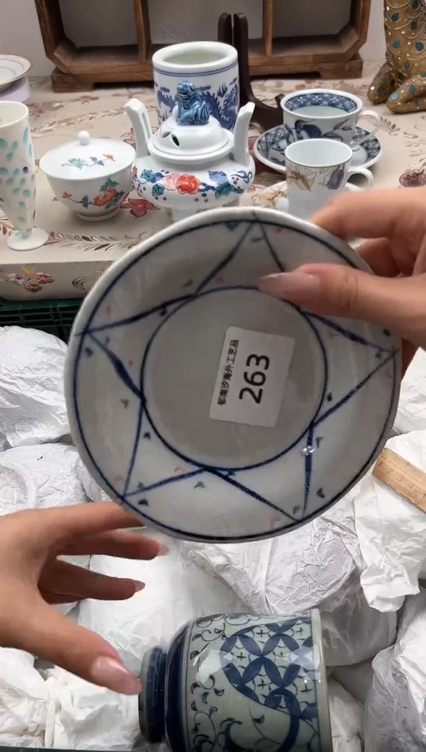 瓷片D****姐I         263