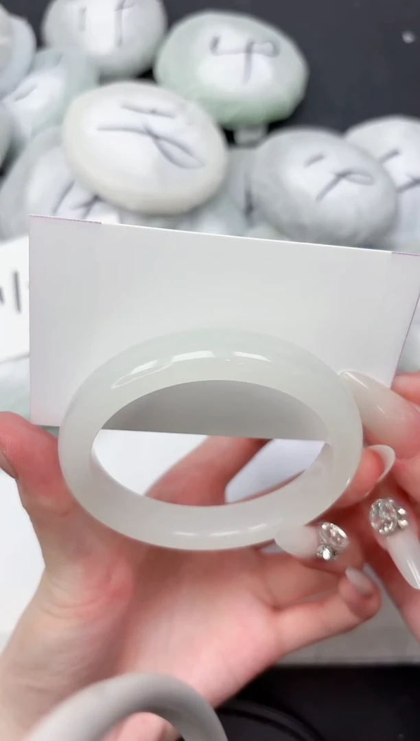 未镶嵌手镯石英质玉323-64