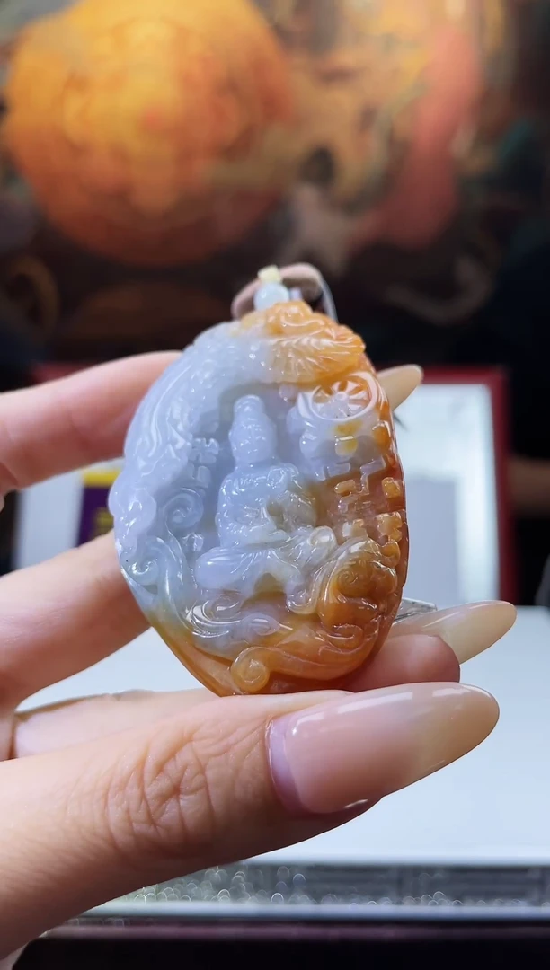 翡翠未镶嵌颈饰多样性发其一