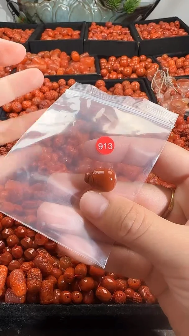 颈饰未镶嵌南红玛瑙1