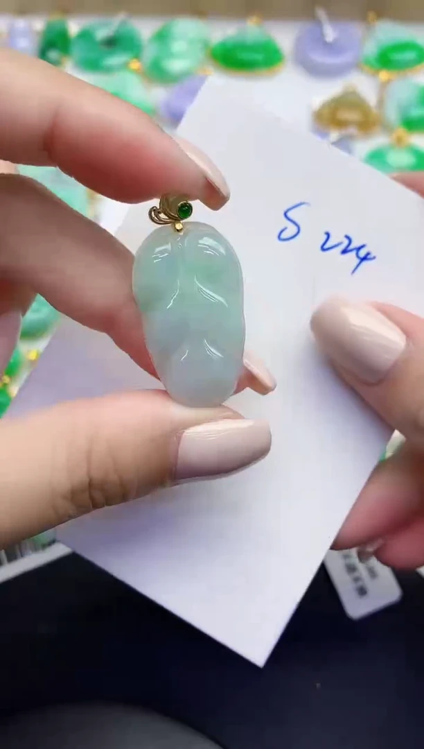 颈饰未镶嵌翡翠缅甸天然翡翠A货