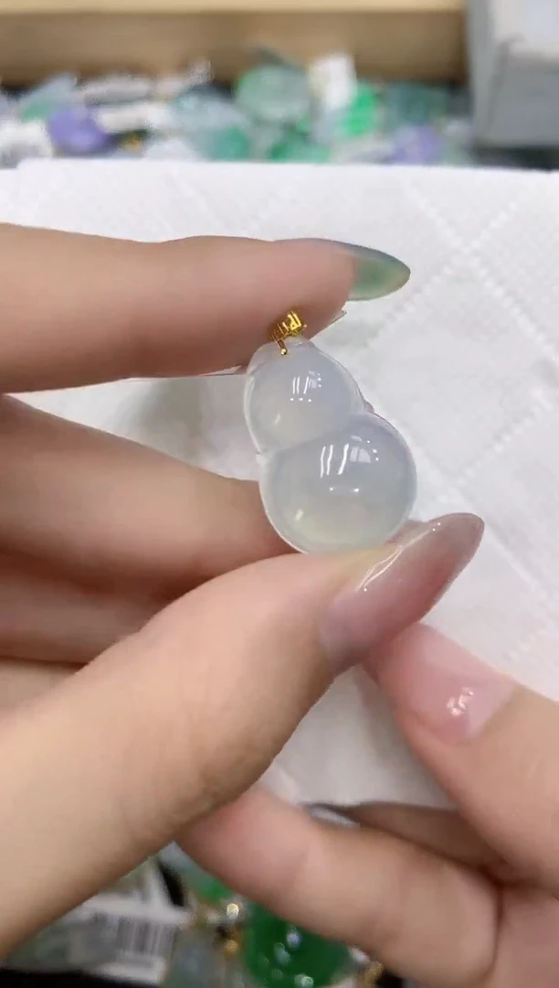 翡翠18K金镶嵌颈饰111111111111