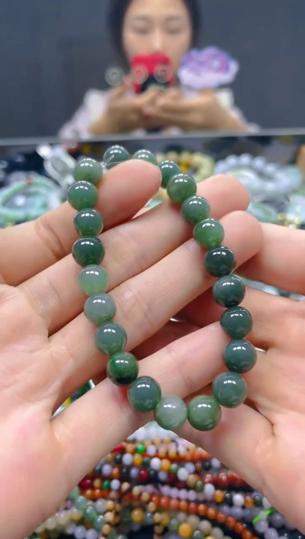 颈饰未镶嵌翡翠8MM/J/翡翠A货，一件也是批发价