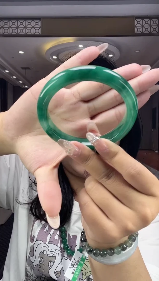 石英质玉手镯未镶嵌57