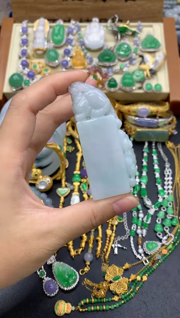 翡翠未镶嵌颈饰156-中国好珍宝