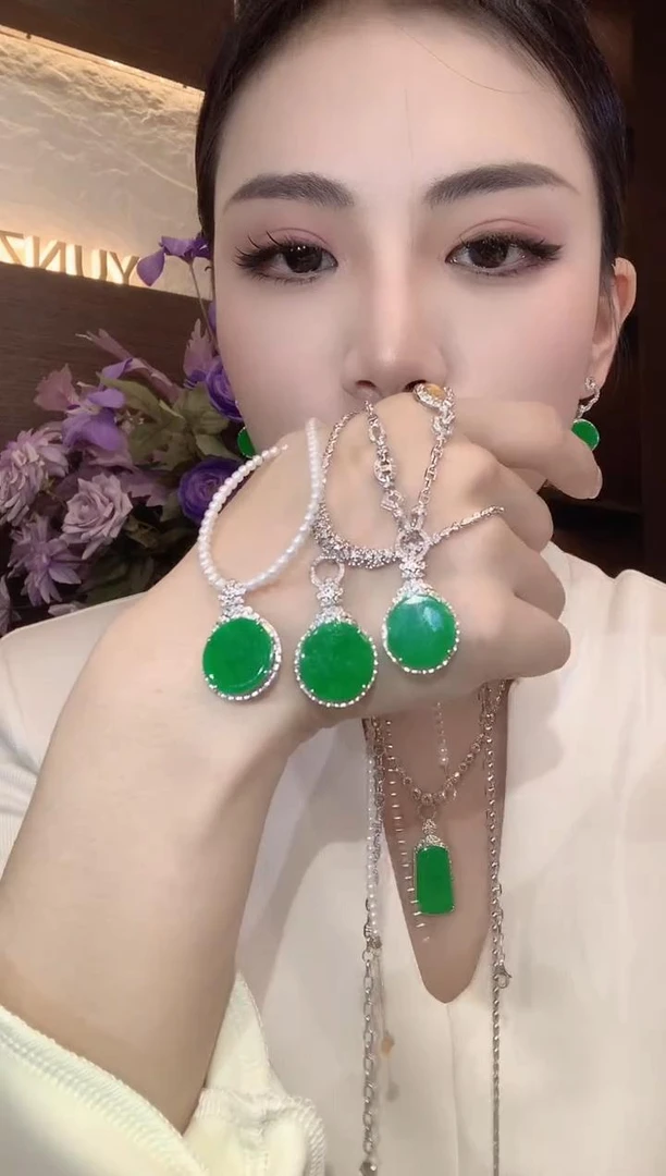 【云中意】18K金圆牌吊坠 （不含链）多样性发一件lyx