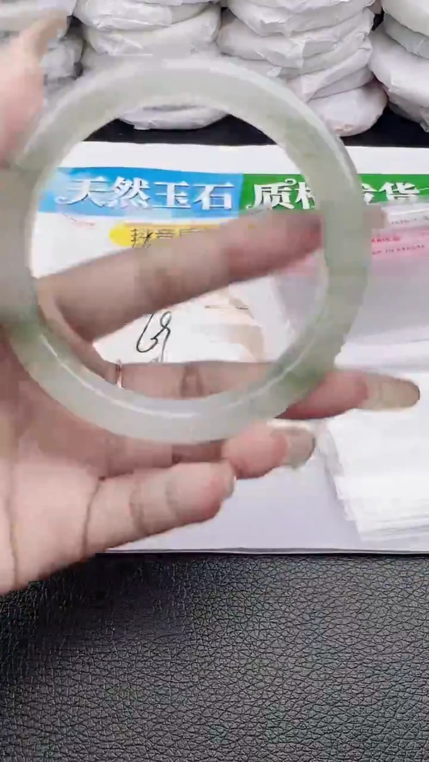 未镶嵌手镯石英质玉翠绿圈口60