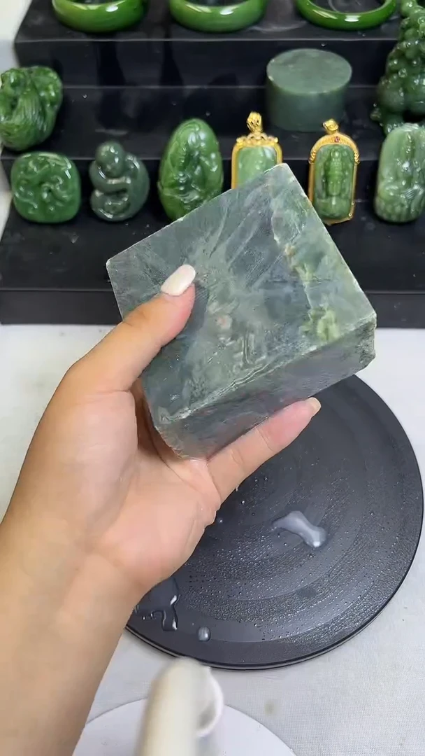和田玉（碧玉）未镶嵌车挂摆件