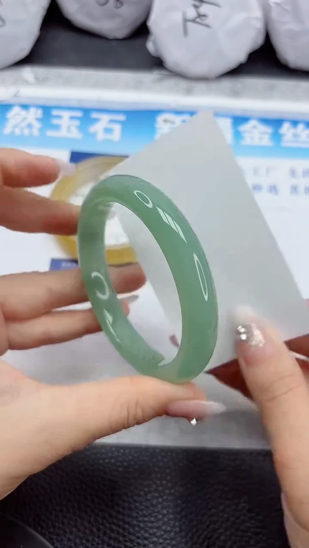 石英质玉手镯未镶嵌366
