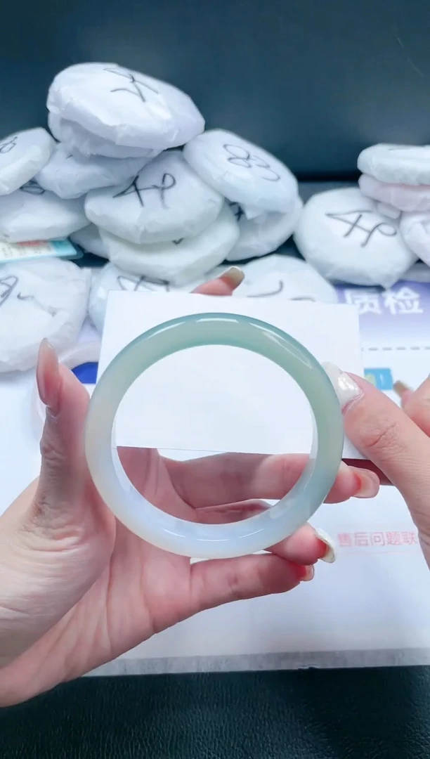 【闪购商品】石英质玉手镯未镶嵌14J185-57