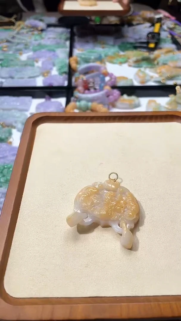 【闪购商品】翡翠颈饰未镶嵌吊坠