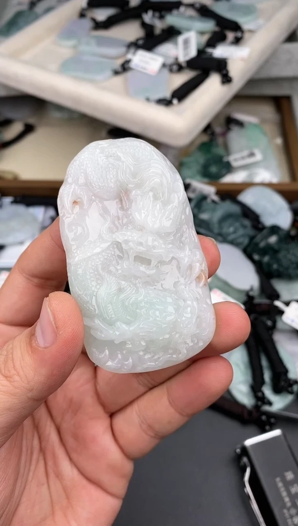 【闪购商品】翡翠颈饰未镶嵌  天然翡翠，一物一图